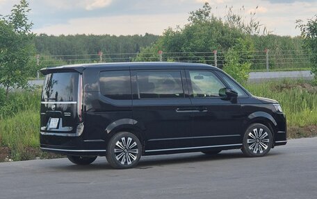 Honda Stepwgn, 2024 год, 3 350 000 рублей, 8 фотография