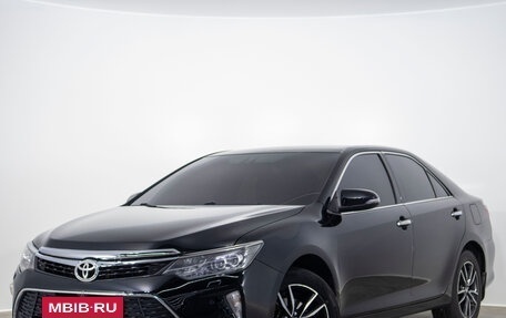 Toyota Camry, 2017 год, 2 249 000 рублей, 2 фотография