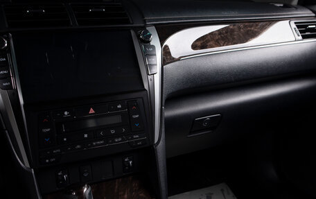 Toyota Camry, 2017 год, 2 249 000 рублей, 11 фотография