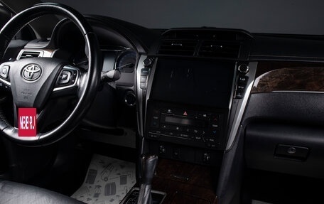 Toyota Camry, 2017 год, 2 249 000 рублей, 10 фотография