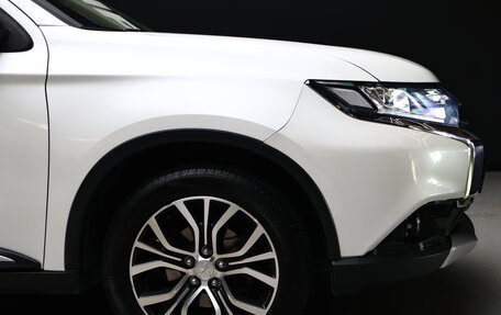 Mitsubishi Outlander III рестайлинг 3, 2018 год, 1 999 000 рублей, 7 фотография
