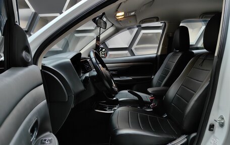 Mitsubishi Outlander III рестайлинг 3, 2018 год, 1 999 000 рублей, 18 фотография