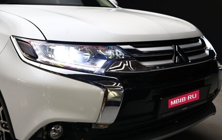 Mitsubishi Outlander III рестайлинг 3, 2018 год, 1 999 000 рублей, 9 фотография