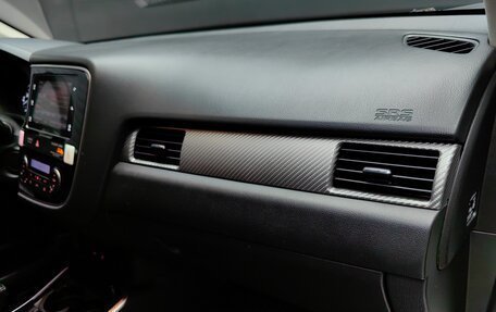 Mitsubishi Outlander III рестайлинг 3, 2018 год, 1 999 000 рублей, 30 фотография