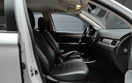 Mitsubishi Outlander III рестайлинг 3, 2018 год, 1 999 000 рублей, 25 фотография