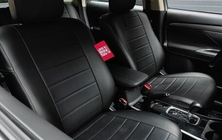 Mitsubishi Outlander III рестайлинг 3, 2018 год, 1 999 000 рублей, 22 фотография