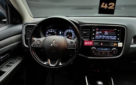 Mitsubishi Outlander III рестайлинг 3, 2018 год, 1 999 000 рублей, 27 фотография