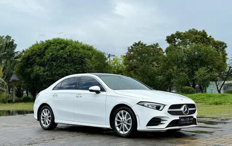 Mercedes-Benz A-Класс, 2021 год, 1 870 000 рублей, 3 фотография