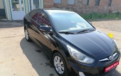 Hyundai Solaris II рестайлинг, 2011 год, 800 000 рублей, 1 фотография