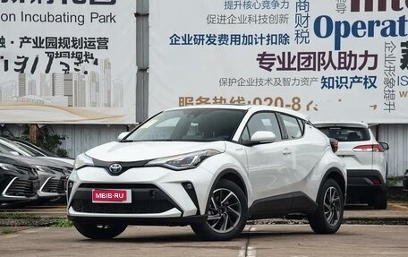 Toyota C-HR I рестайлинг, 2022 год, 1 800 000 рублей, 1 фотография