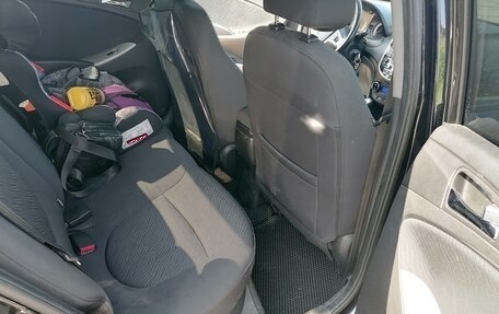 Hyundai Solaris II рестайлинг, 2011 год, 800 000 рублей, 3 фотография