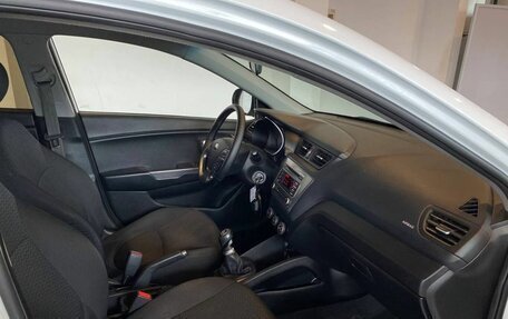 KIA Rio III рестайлинг, 2016 год, 965 000 рублей, 28 фотография