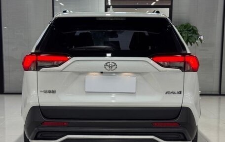 Toyota RAV4, 2022 год, 3 100 000 рублей, 6 фотография