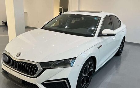 Skoda Octavia IV, 2021 год, 1 900 000 рублей, 1 фотография