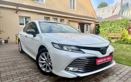 Toyota Camry, 2018 год, 2 800 000 рублей, 1 фотография
