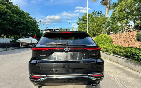 Toyota Venza, 2022 год, 2 490 000 рублей, 5 фотография
