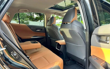 Toyota Venza, 2022 год, 2 490 000 рублей, 25 фотография