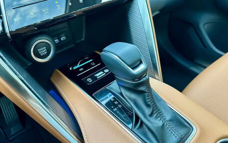 Toyota Venza, 2022 год, 2 490 000 рублей, 18 фотография