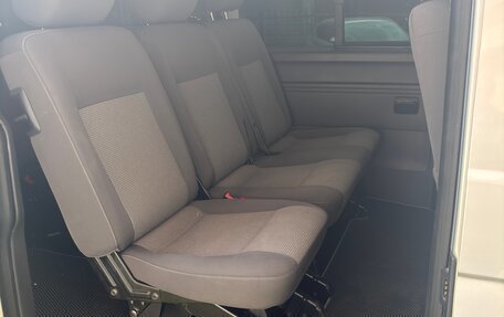 Volkswagen Caravelle T5, 2012 год, 1 899 000 рублей, 10 фотография