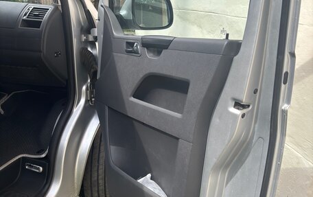 Volkswagen Caravelle T5, 2012 год, 1 899 000 рублей, 13 фотография