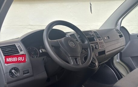 Volkswagen Caravelle T5, 2012 год, 1 899 000 рублей, 15 фотография