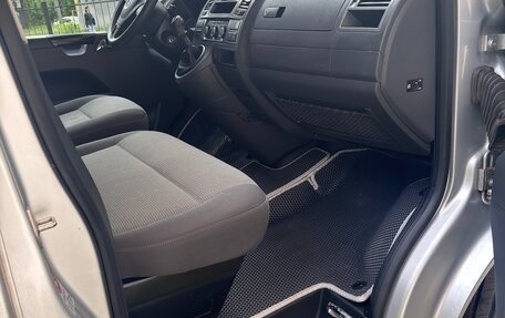 Volkswagen Caravelle T5, 2012 год, 1 899 000 рублей, 14 фотография