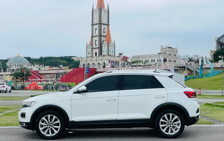 Volkswagen T-Roc I, 2021 год, 1 385 000 рублей, 3 фотография