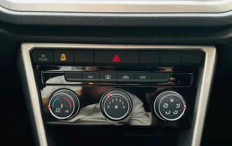 Volkswagen T-Roc I, 2021 год, 1 385 000 рублей, 16 фотография