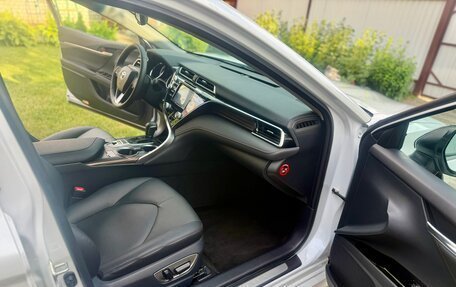Toyota Camry, 2018 год, 2 800 000 рублей, 19 фотография