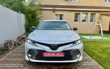 Toyota Camry, 2018 год, 2 800 000 рублей, 2 фотография