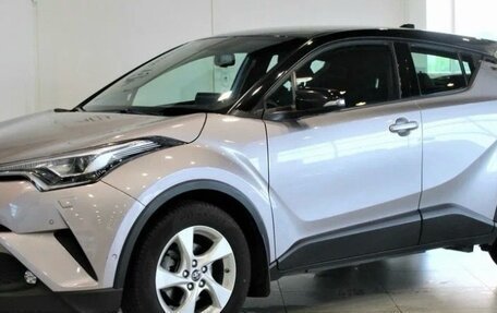 Toyota C-HR I рестайлинг, 2019 год, 2 750 000 рублей, 3 фотография