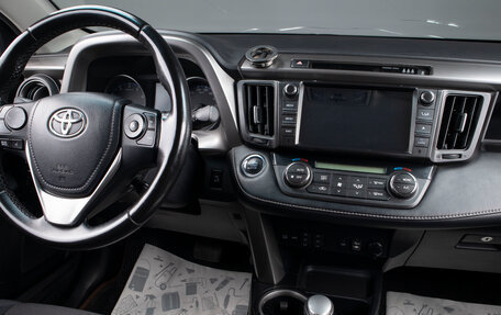 Toyota RAV4, 2017 год, 2 499 000 рублей, 7 фотография