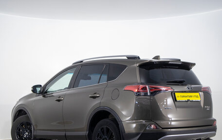 Toyota RAV4, 2017 год, 2 499 000 рублей, 5 фотография