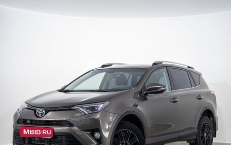 Toyota RAV4, 2017 год, 2 499 000 рублей, 2 фотография