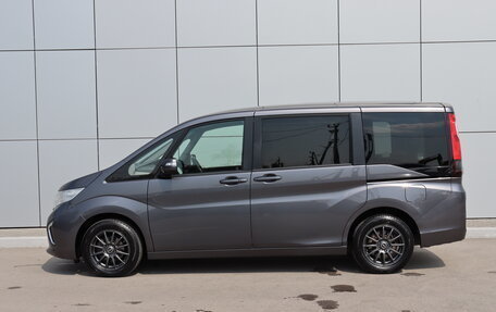 Honda Stepwgn IV, 2019 год, 2 100 000 рублей, 2 фотография