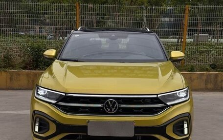 Volkswagen T-Roc I, 2024 год, 2 287 000 рублей, 2 фотография