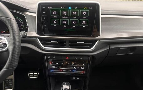 Volkswagen T-Roc I, 2024 год, 2 287 000 рублей, 11 фотография