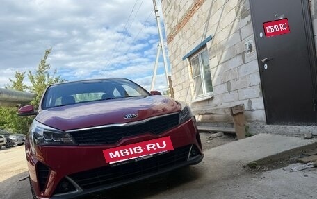 KIA Rio IV, 2021 год, 1 700 000 рублей, 2 фотография