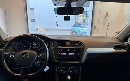 Volkswagen Tiguan II, 2018 год, 2 390 000 рублей, 9 фотография