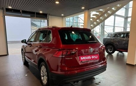Volkswagen Tiguan II, 2018 год, 2 390 000 рублей, 5 фотография