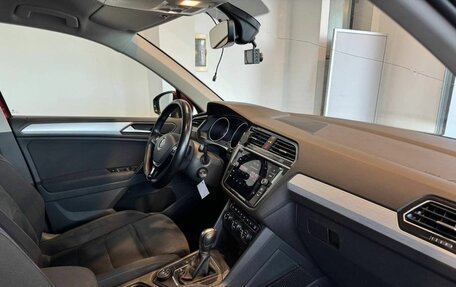Volkswagen Tiguan II, 2018 год, 2 390 000 рублей, 12 фотография