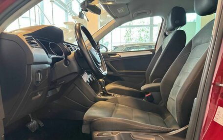 Volkswagen Tiguan II, 2018 год, 2 390 000 рублей, 16 фотография