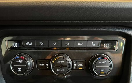 Volkswagen Tiguan II, 2018 год, 2 390 000 рублей, 15 фотография