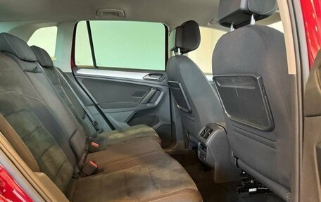 Volkswagen Tiguan II, 2018 год, 2 390 000 рублей, 17 фотография