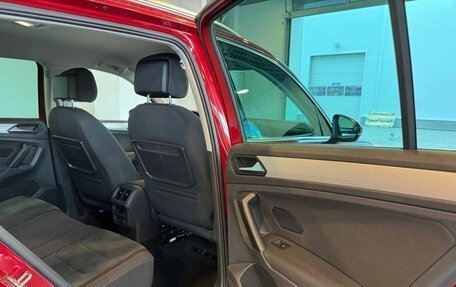 Volkswagen Tiguan II, 2018 год, 2 390 000 рублей, 26 фотография