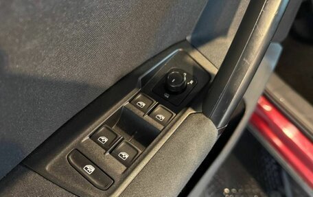 Volkswagen Tiguan II, 2018 год, 2 390 000 рублей, 22 фотография