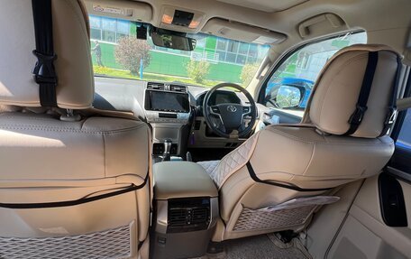 Toyota Land Cruiser Prado 150 рестайлинг 2, 2019 год, 5 000 000 рублей, 21 фотография