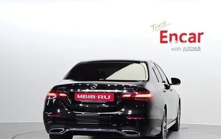 Mercedes-Benz E-Класс, 2022 год, 3 242 000 рублей, 13 фотография