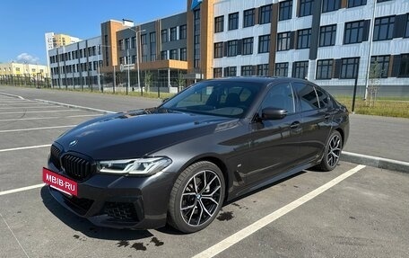 BMW 5 серия, 2022 год, 6 850 000 рублей, 2 фотография