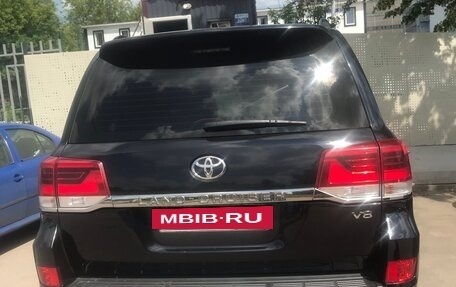 Toyota Land Cruiser 200, 2018 год, 6 000 000 рублей, 2 фотография